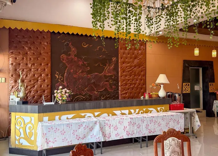 Por Saha Ramkhamhaeng 100 Hotel 2*